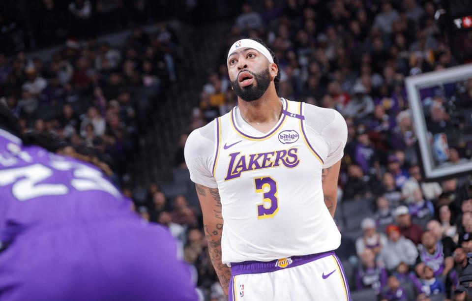 NBA常规赛：勇士击败湖人，豪取三连胜