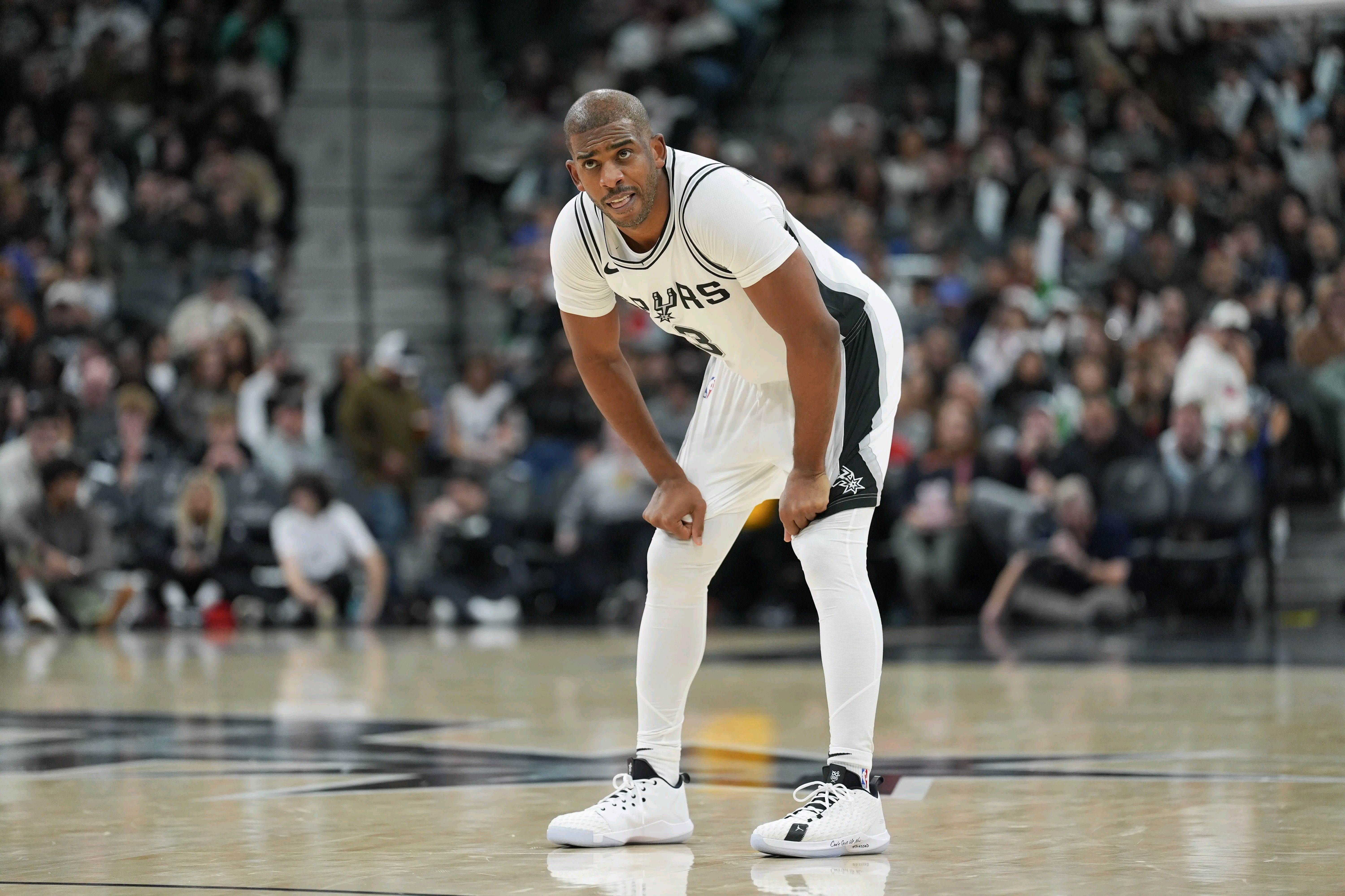 马刺力克黄蜂夺得主场胜利,德罗赞关键时刻抢篮板破门得分 马刺力克黄蜂夺得主场胜利,德罗赞关键时刻抢篮板破门得分