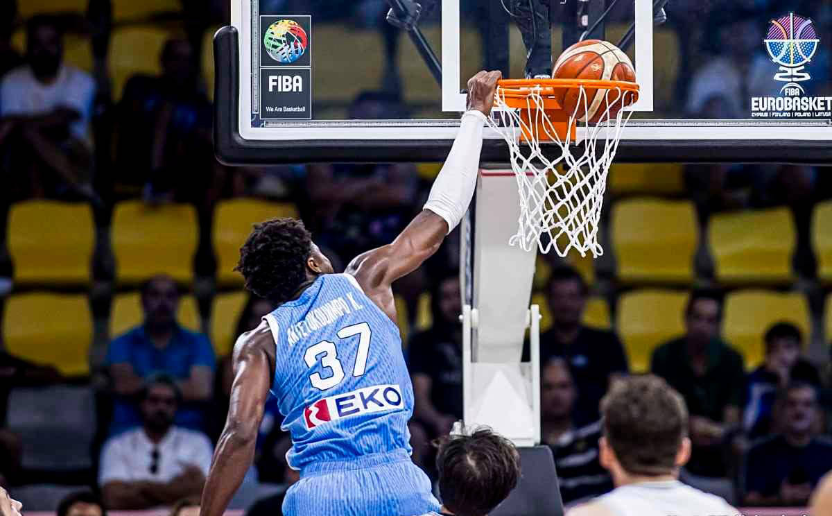 熊猫直播tv-希腊男篮绝杀独行侠，福克斯制霸全场