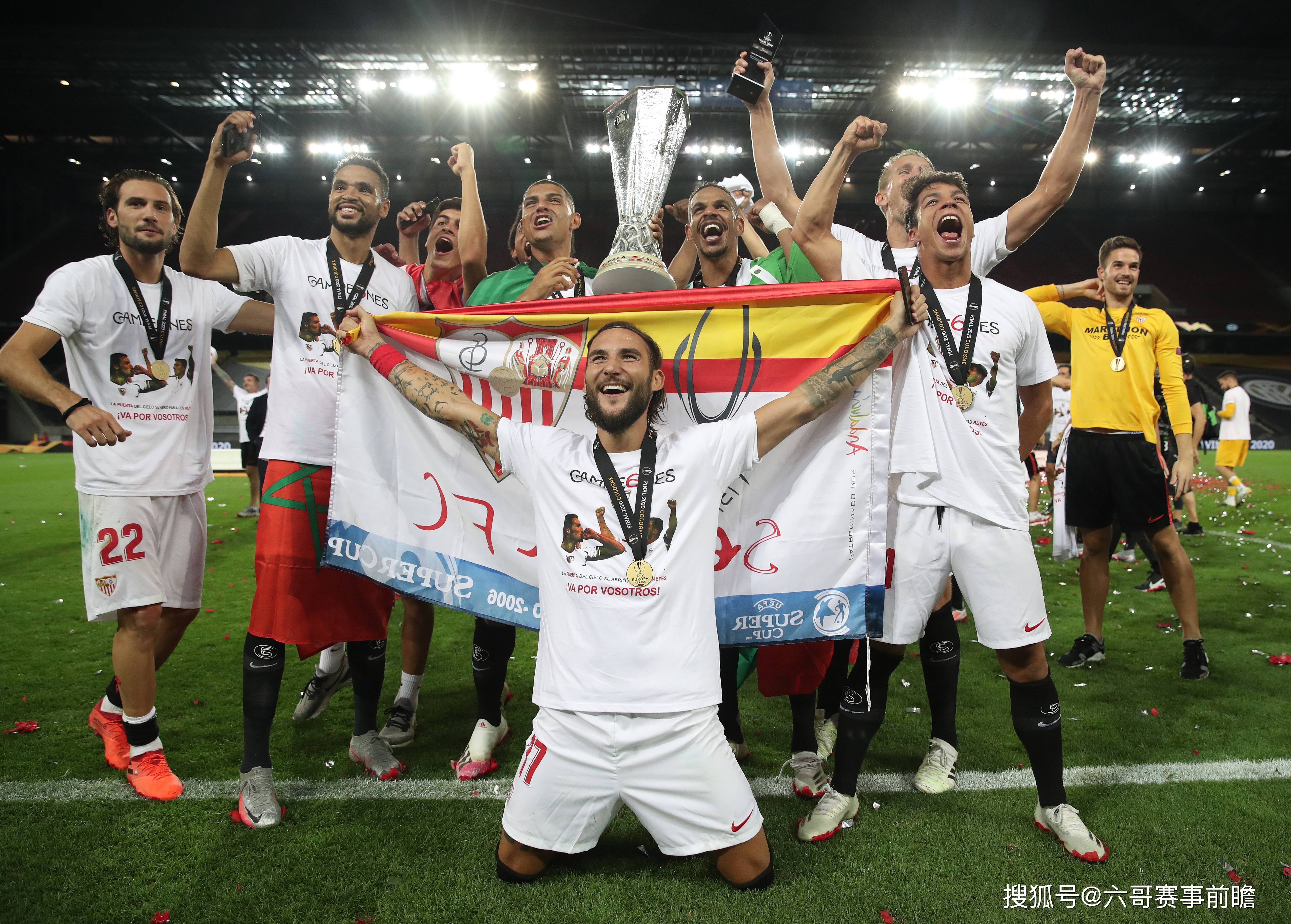 熊猫体育下载-瓦伦西亚球员团结获得关键胜利