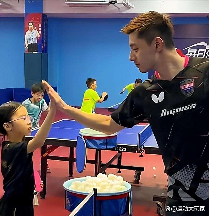 中国队险胜英格兰队，张继科高光表现的简单介绍